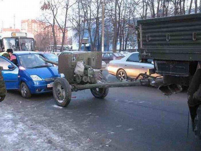 Не надо ездить быстро коль день артиллериста