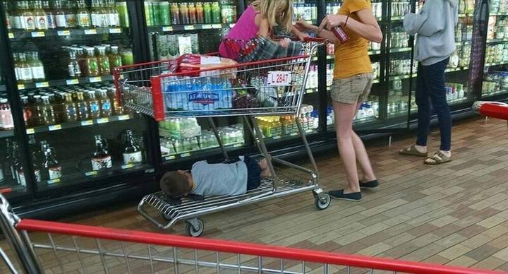 мужик... шопинг не любит, спать может в любых условиях