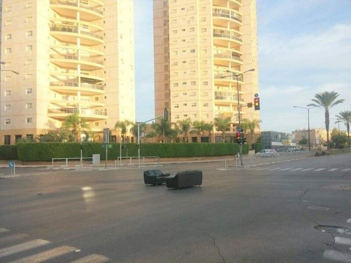 Балконы у них ничо так. И дороги тоже.