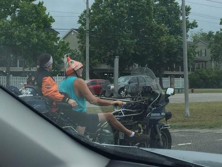"А бабе презерватив на голову!"