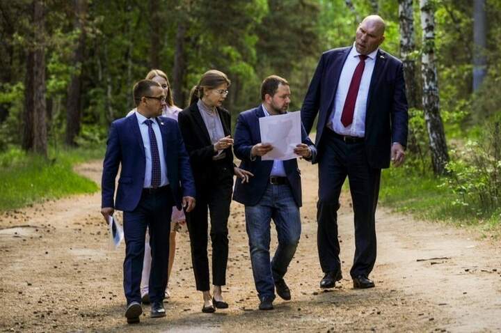 "Хорошее болото, г-н Шрек, но боюсь мы не можем выдать Вам кредит."