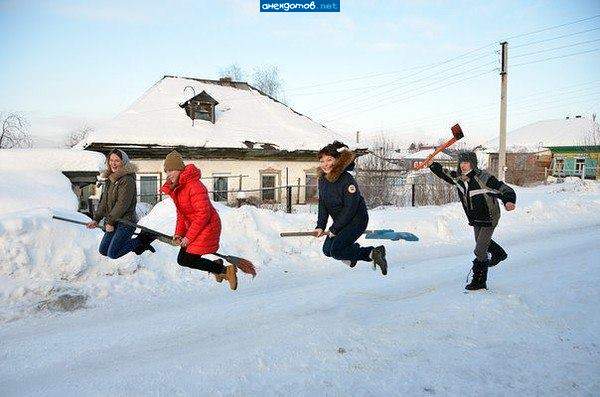 Я была навеселе, И летала на метле, Ой, сама не верю я, В эти суеверия!!