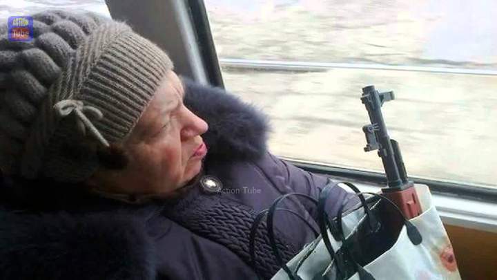 В поликлинику едет