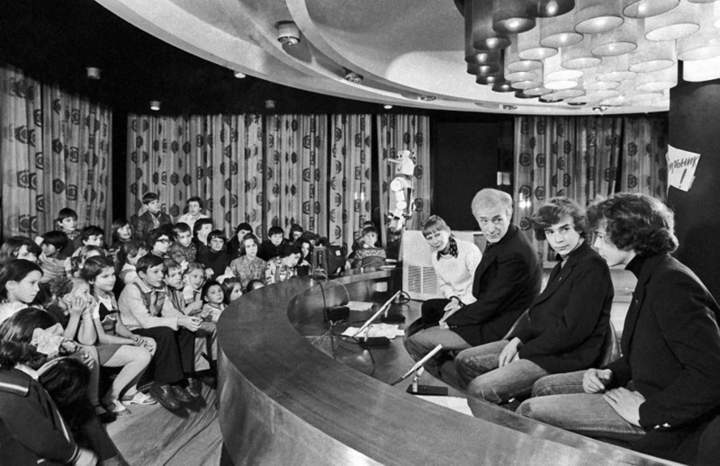 1980 год, детская передача Будильник, встреча с исполнителями главных ролей в фильме Приключения Электроника...