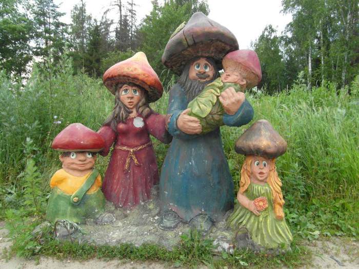 Сначала я в лес за грибами - а обратно они за мной!!!!