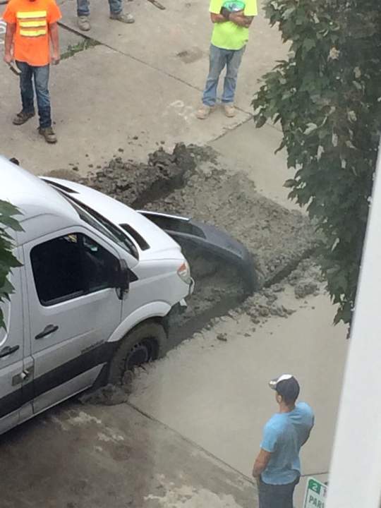 Сейчас кото то в бетон закатают
