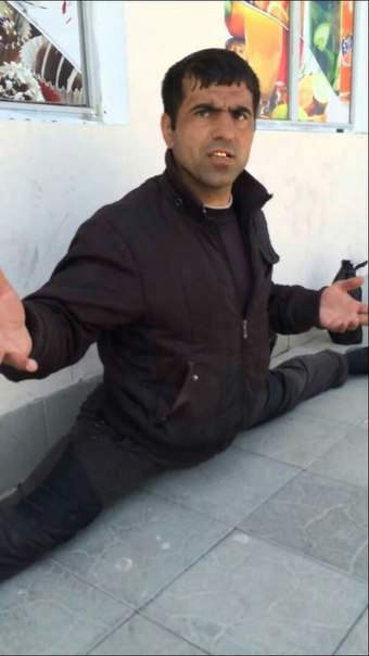 Да,Ван Дам.Не веришь?Загорел просто...