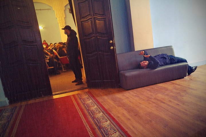 - Мама, я не хочу в школу! - Иди, Вовочка, надо! Ведь ты же директор школы!