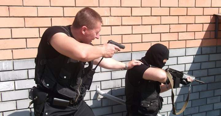 Я даже знаю, кто из них начальник другому