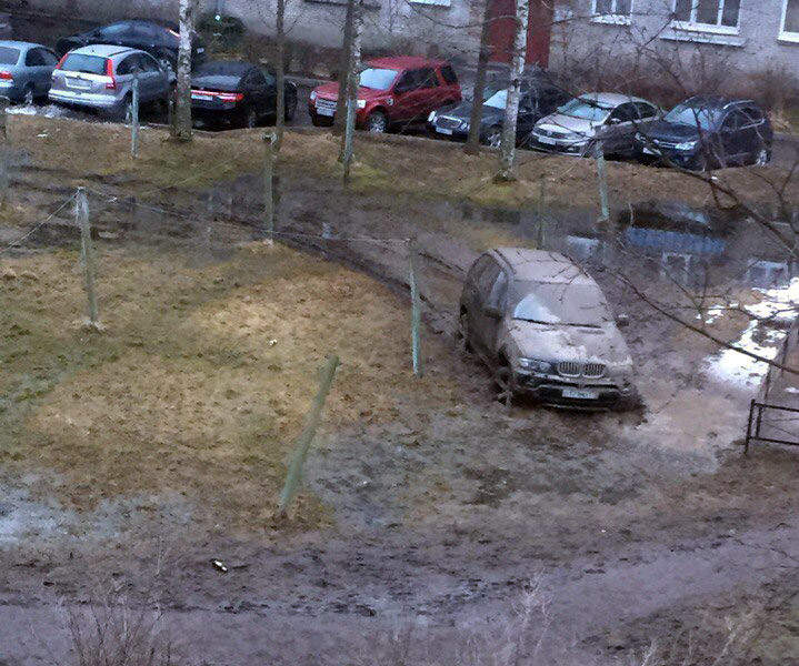 и газон-не газон, и джип-не джип и водитель-не водитель...