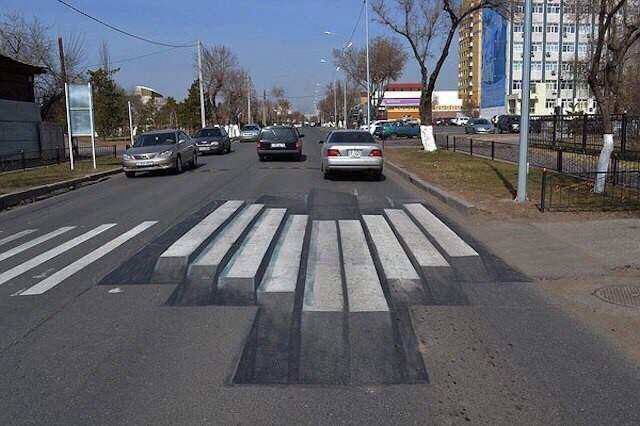 Долбаные граффити, до инфаркта доведут...