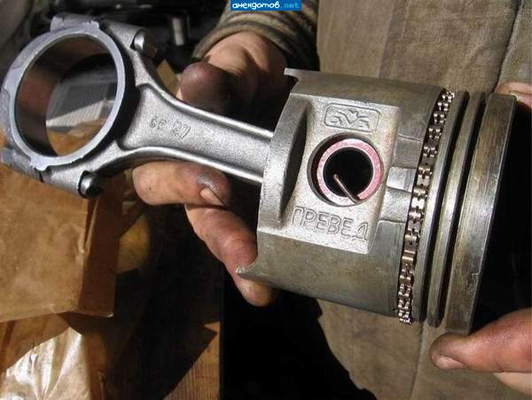 просто сборщики в шоке, что автолюбитель добрался до поршня
