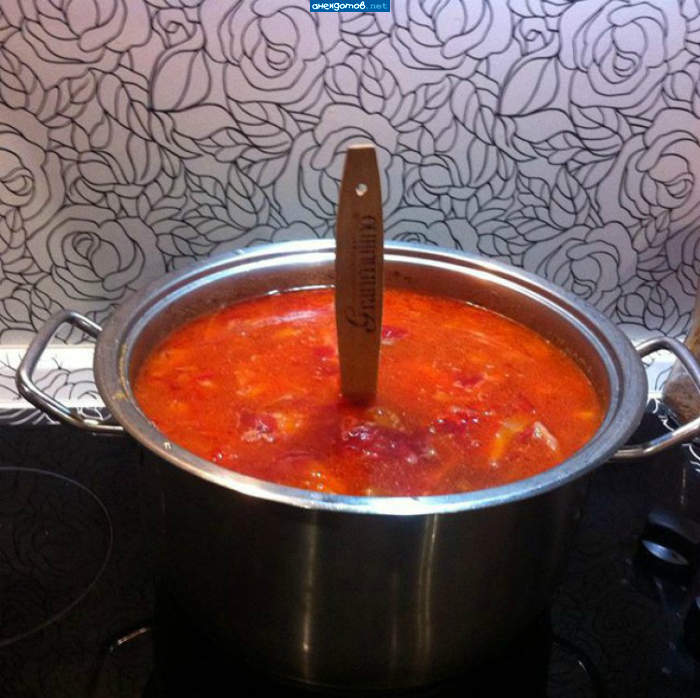 Чем старше женщина,тем вкуснее борщ