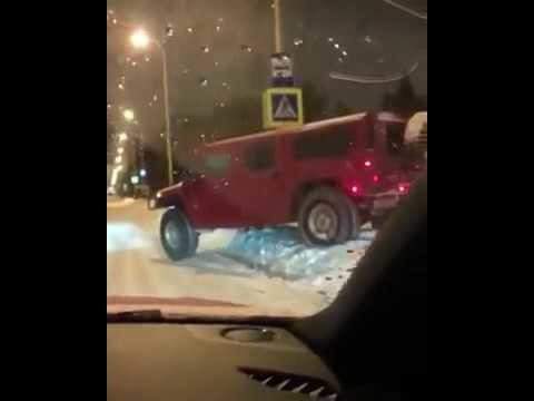 Паркуясь в сугроб, убедись, что он не занят