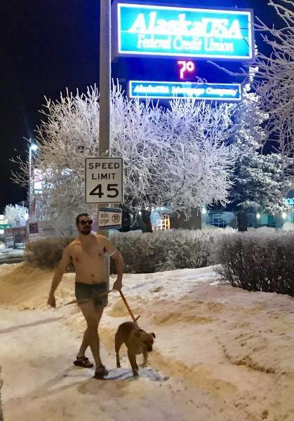 Все нормально че...скорость он не превышает