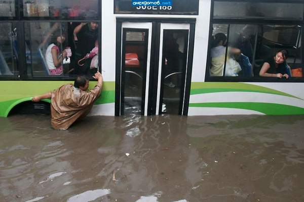 Ребята, я водитель, откройте!