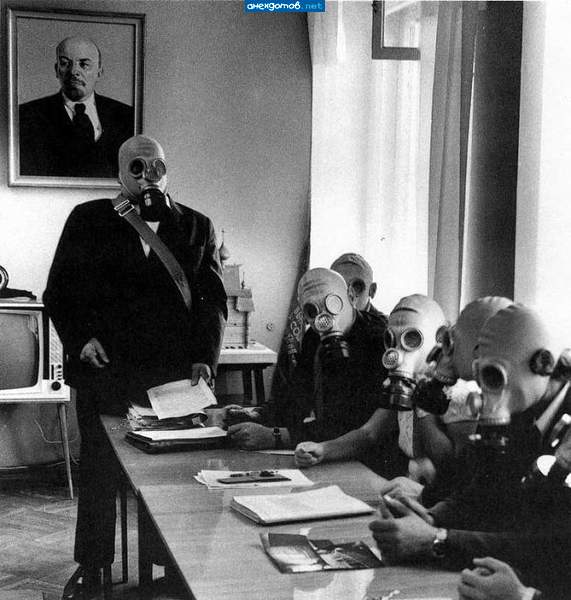 А почему Владимиру Ильичу не хватило противогаза?