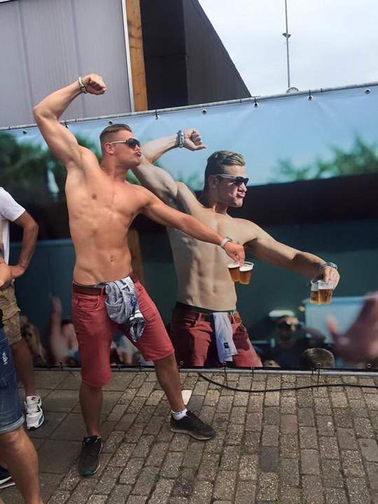 Точно! Надо пару пива!