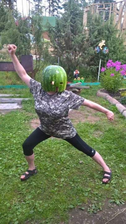 Сорок пять, сорок пять, а я ягодка опять