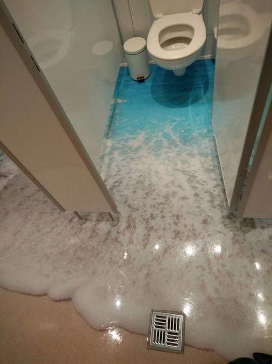 В синем море в белой пене...