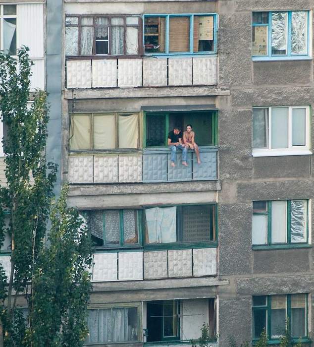 Когда же лифт починят?