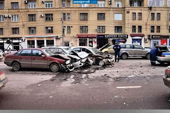 видно кто то сильно спешил в империю чувств