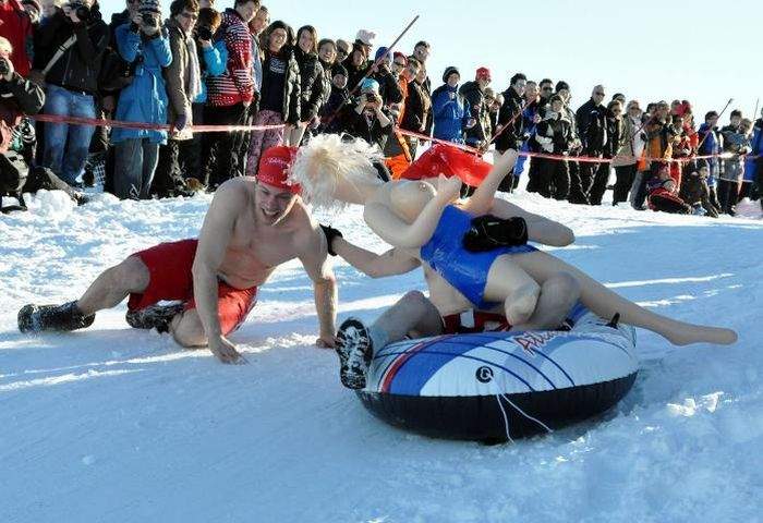 -Запасной круг есть? -Есть!