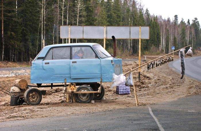 Продаю с колёс, не выходя из дома. Дом охраняется