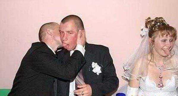 Свадьба олигофренов..., а что не так?