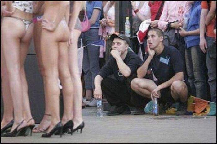 Даже гопники притихли...