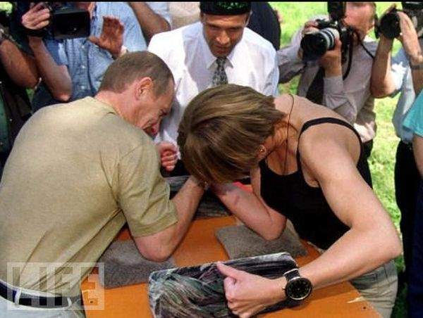 Уууу... серьезный соперник... обе в штанах.