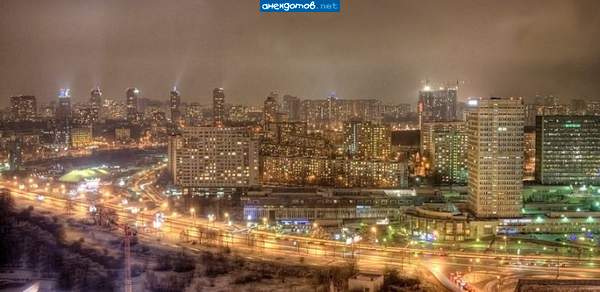 В этом городе ночи не бывает.