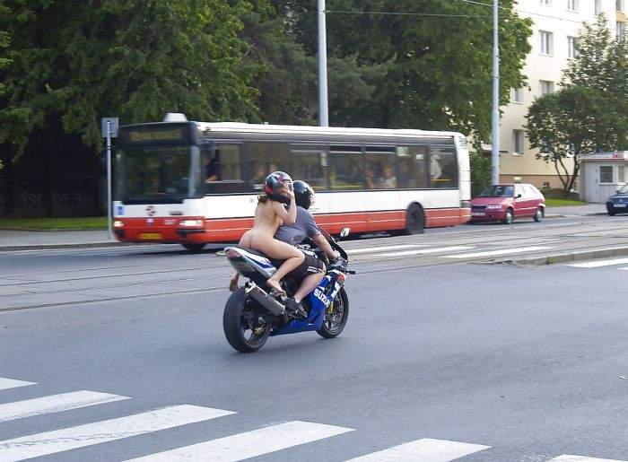доставка пиздцы...