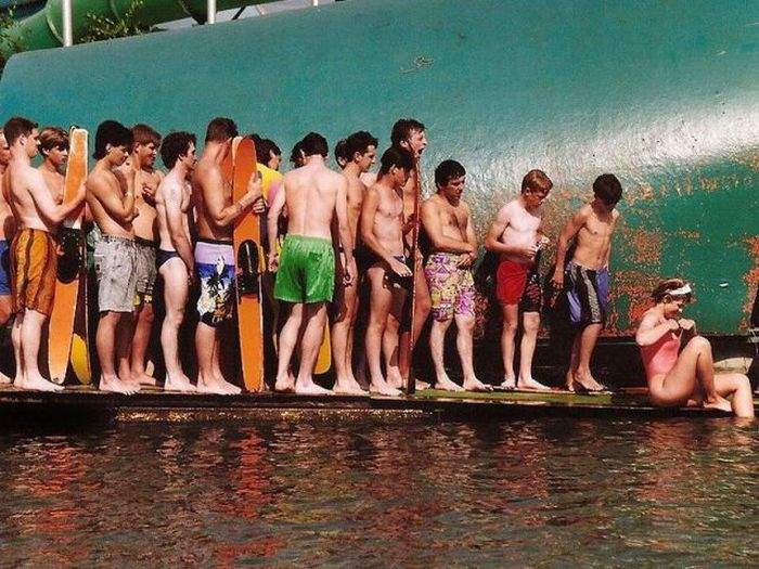А вот и палки для лыжницы подошли...