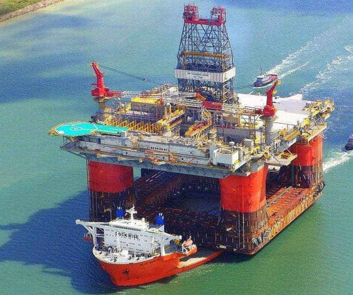 У вас нефть? Тогда мы плывём к вам!