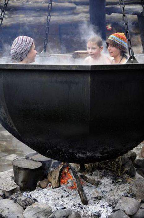 Мама, если мы моемся, то зачем тут столько картошки?
