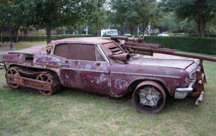 Мэд Макс приехал на бензин менять