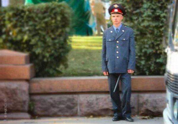сержант Иванов был стеснительным вором,но что то его всегда выдавало