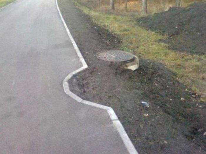 Это не Россия! У нас люки посередине дороги!