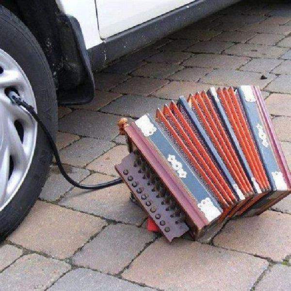 Такие насосы впаривала иностранцам фабрика детских игрушек...