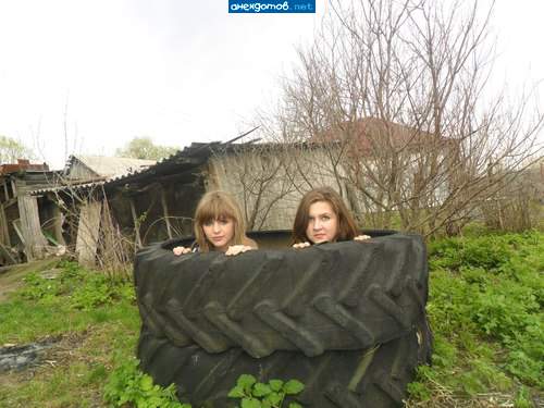 Девочки, идите сюда, я вам купальники отдам!