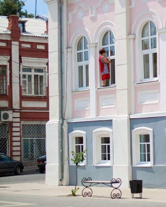Фрекен Бок... Вышла к Карлсону на свидание...