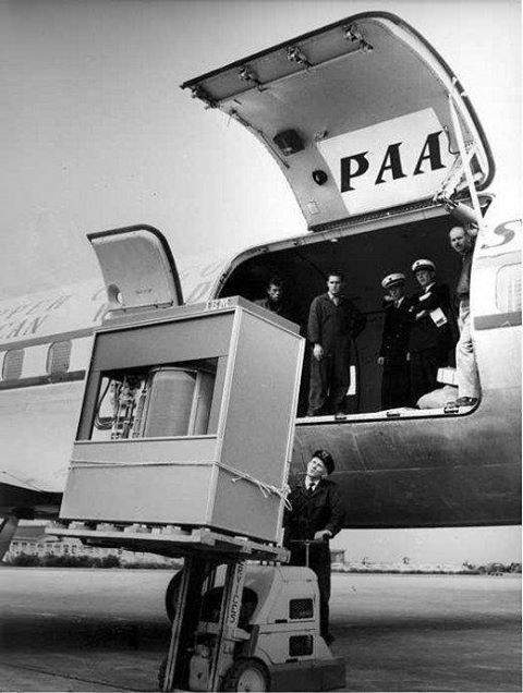 древний жесткий диск на целых 4 мегабайта!