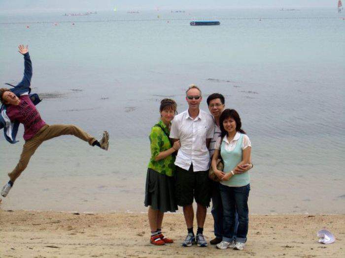 Странная у фотографа птичка...