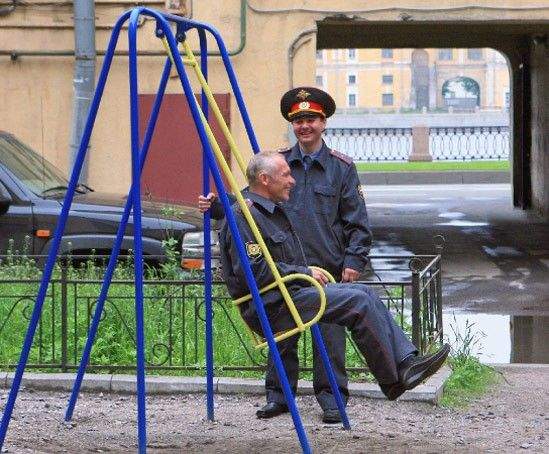 Наркополицаи тестируют вещдок
