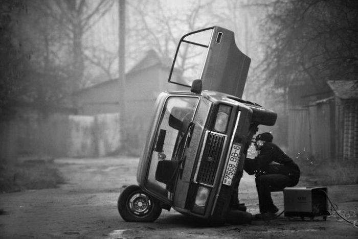 Остроумно, но не смешно. Ибо старый советский способ ремонтировать Жигули, Запоры, Москвичи