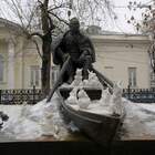 Я сначала подумал,что это Ильич в Разливе рыбачит))... pic