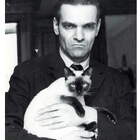 "Юрий Кнорозов с сиамской кошкой Асей. Историк и этнограф.1922-1999"