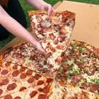 "Сейчас кто-то pizzы получит."