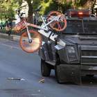 "А у нас сосед соседа бил вчера велосипедом..."